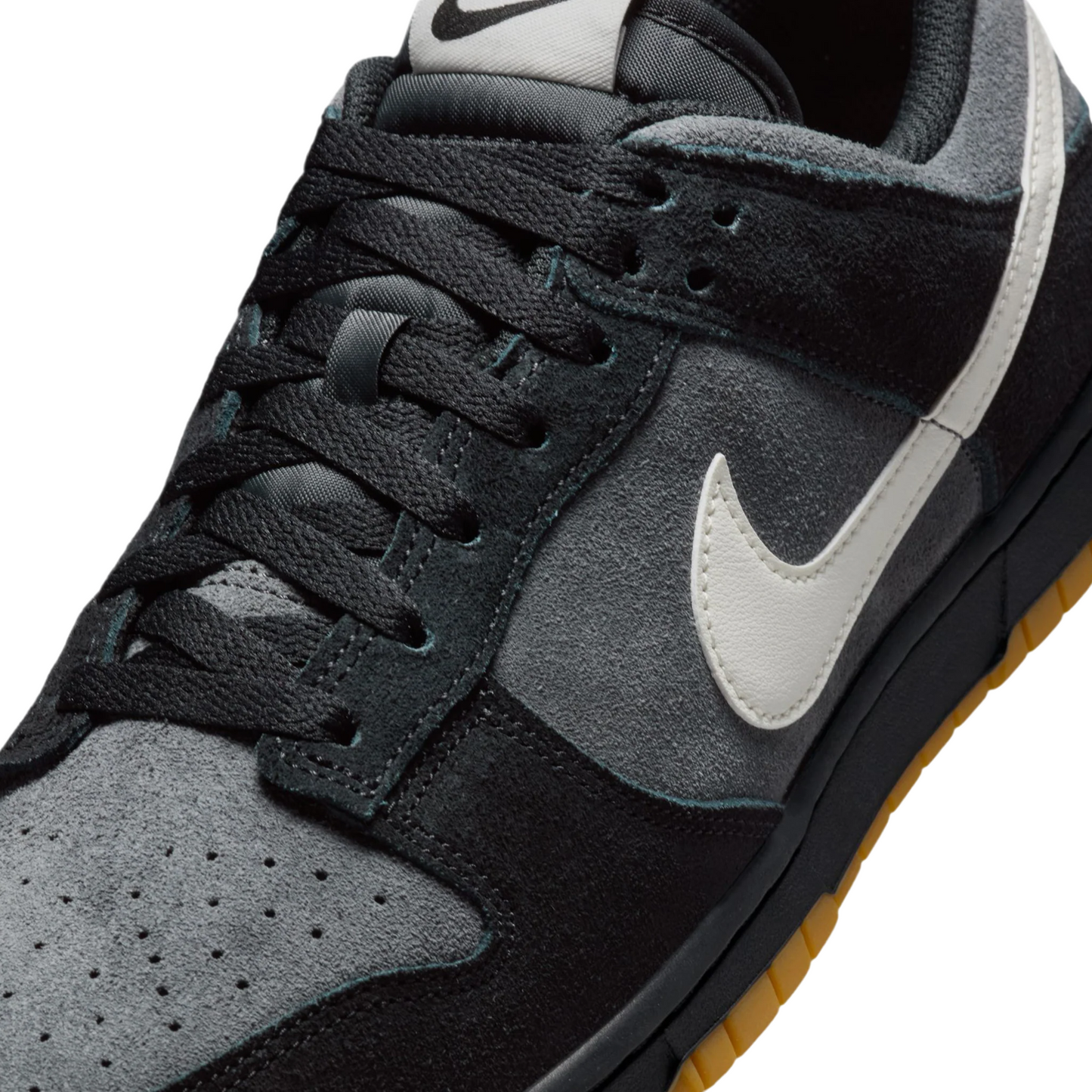 Dunk Low "Black Gum"