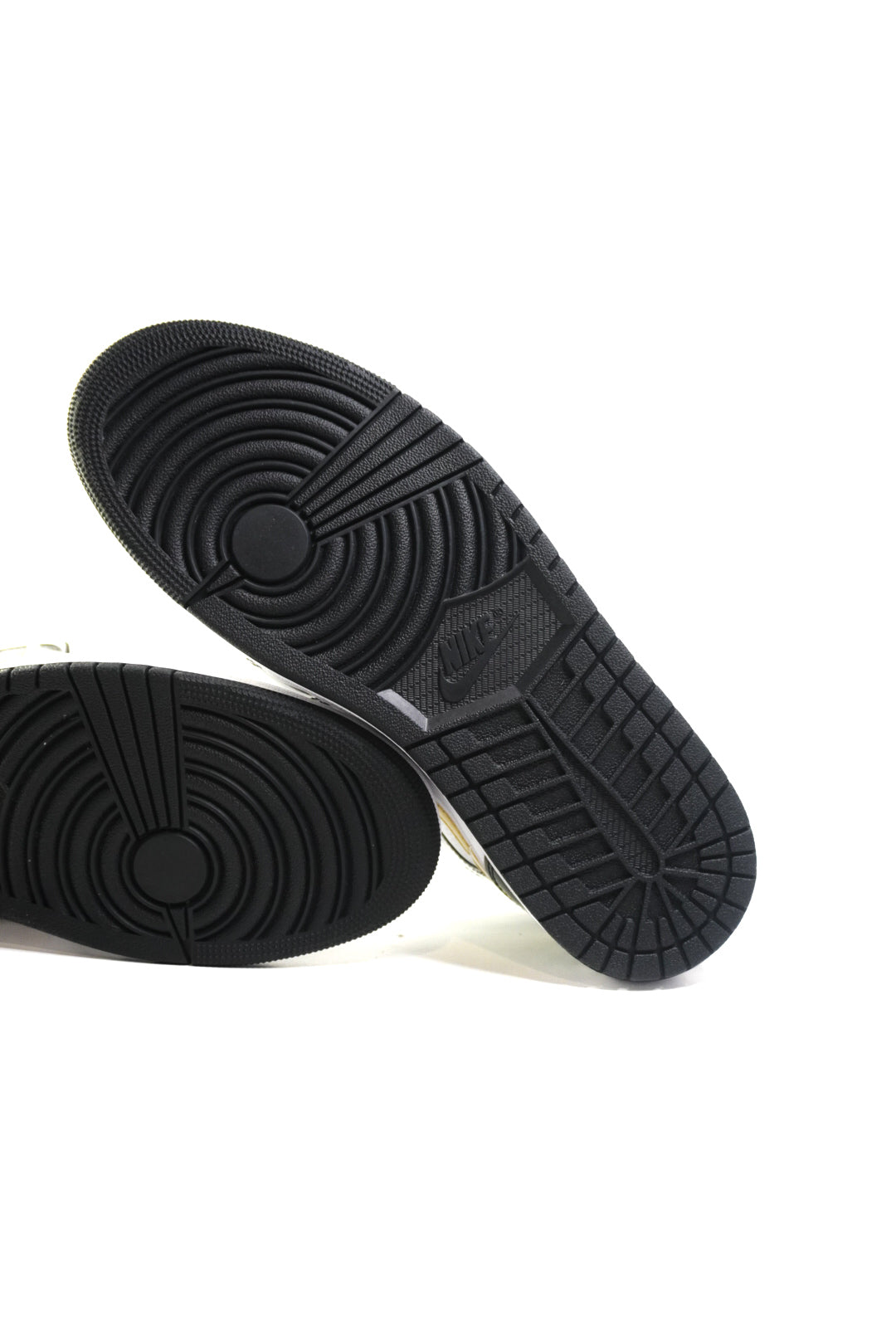 Jordan 1 Mid “Black Metallic Gold”