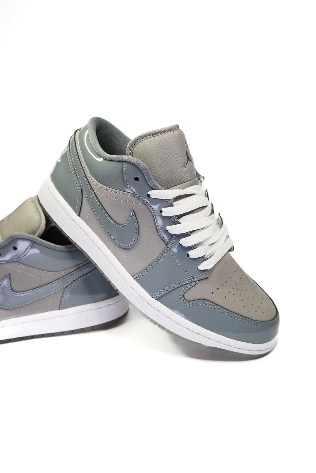 Air Jordan 1 Low SE "Medium Cool Grey"