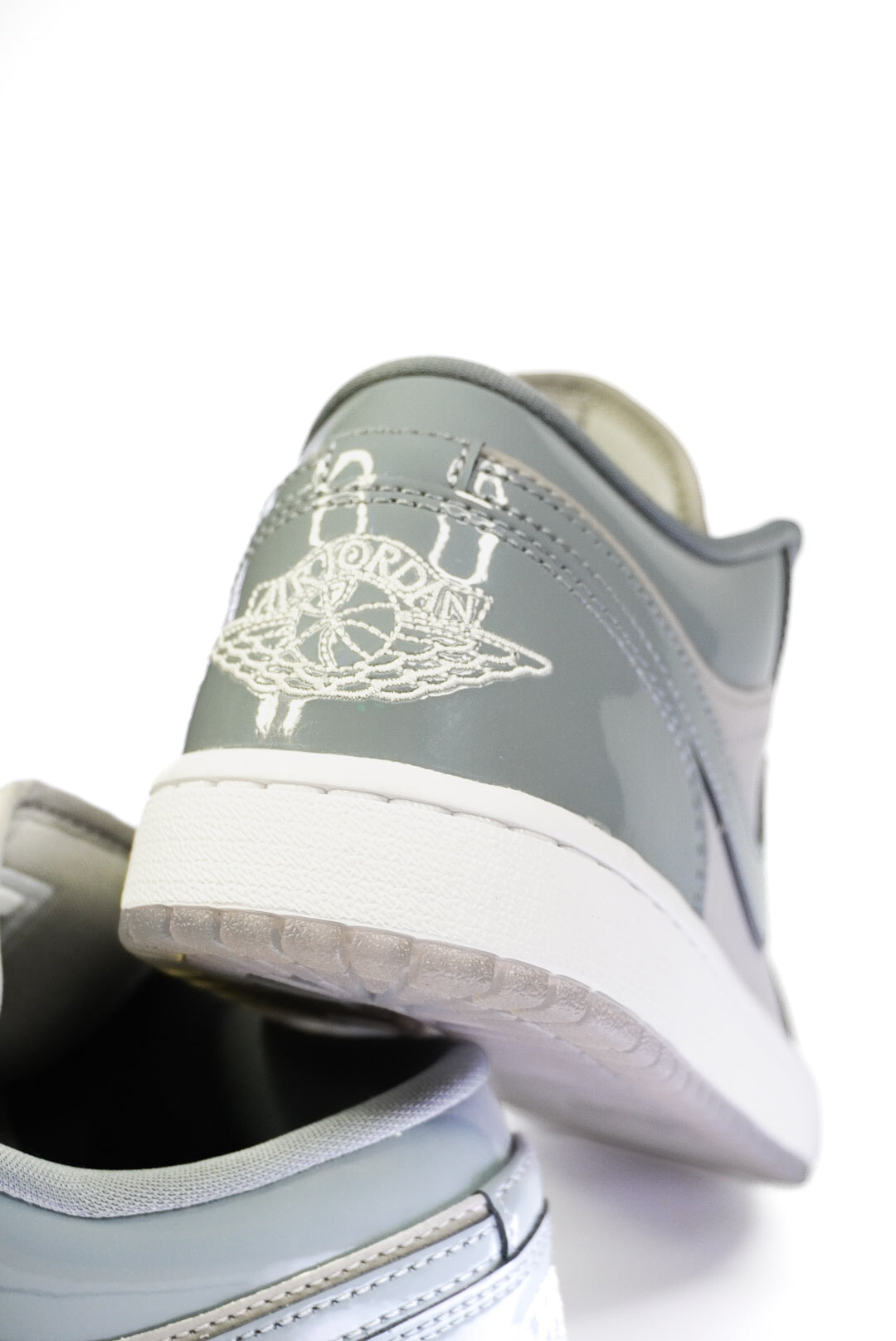 Air Jordan 1 Low SE "Medium Cool Grey"