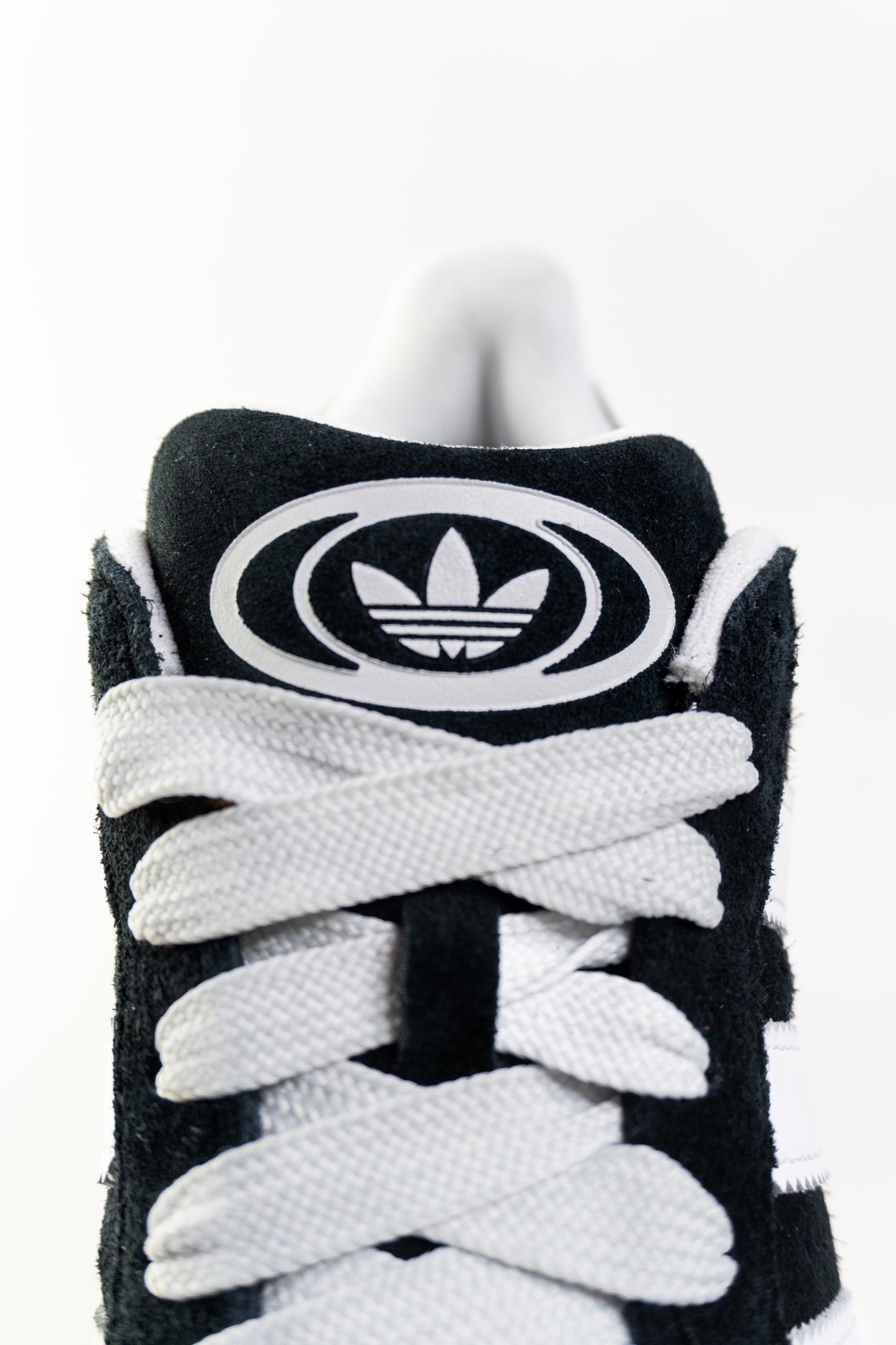 Campus 00s 'Black/White'