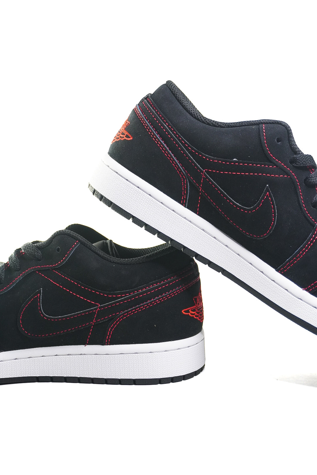 Jordan 1 Low “Bloodline”